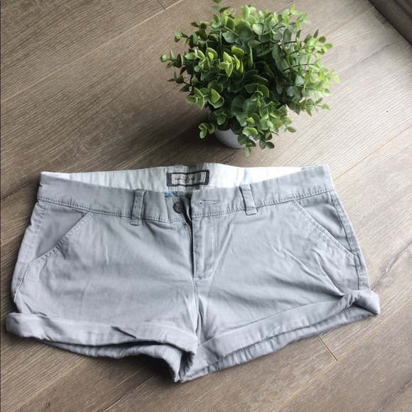 Abercrombie & Fitch Pants - Abercrombie grey shorts
